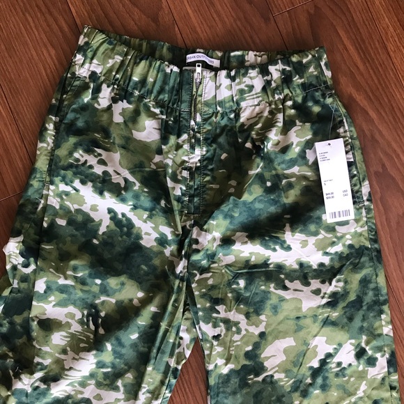 URBAN OUTFITTERS Camo Streetwear Pants Size Small NWT - Picture 2 of 8